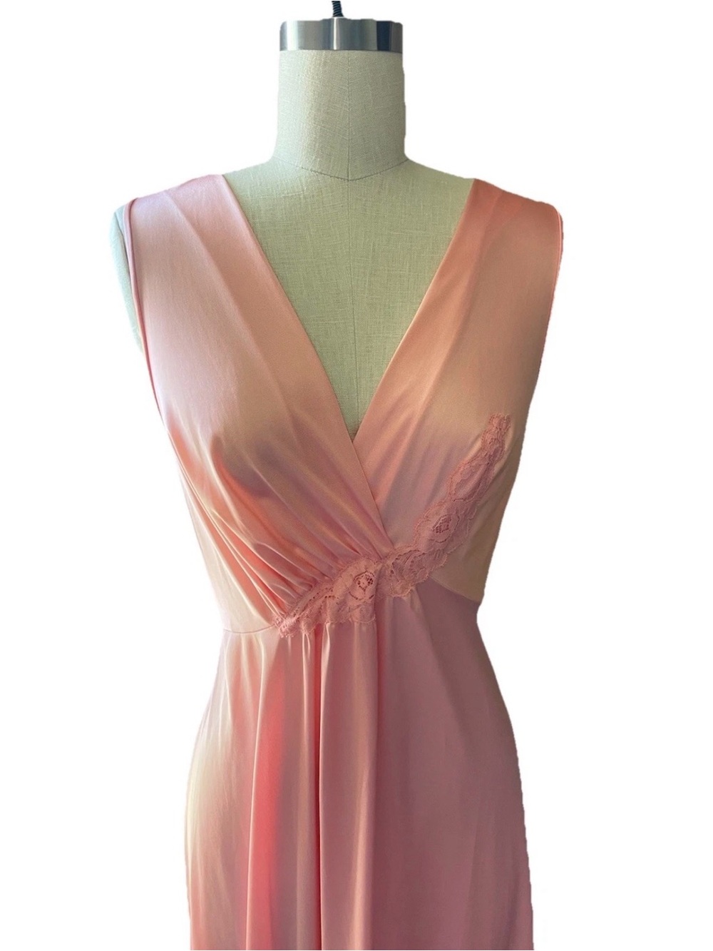 Vintage Vanity Fair Light Pink Nylon Nightgown S Lace Details 80s